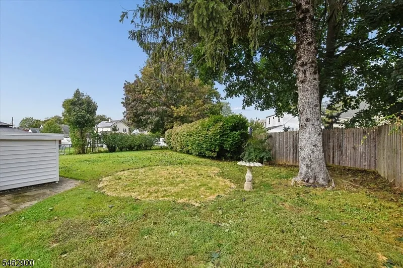 4 bed, 1.0 bath, $2,800 — Photo 4