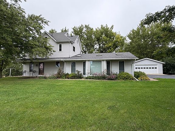 3rd image of 2472 W Red Oak Rd