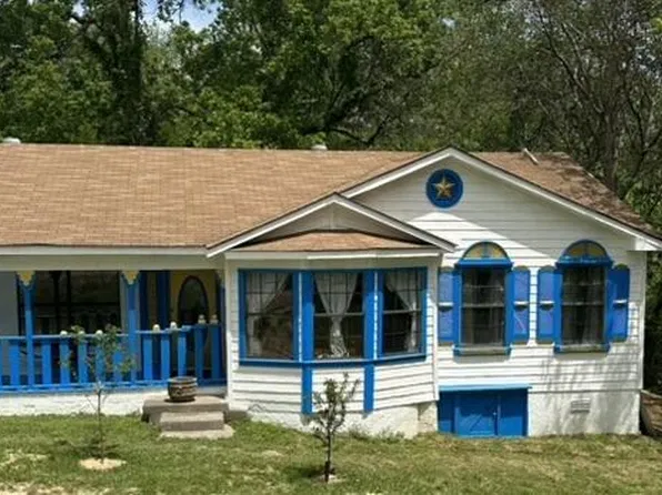 1009 Bagot St, Vicksburg, MS 39183