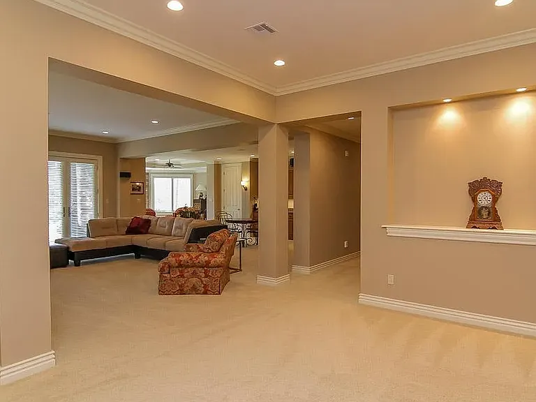 13204 Longwood Ln — Photo 10