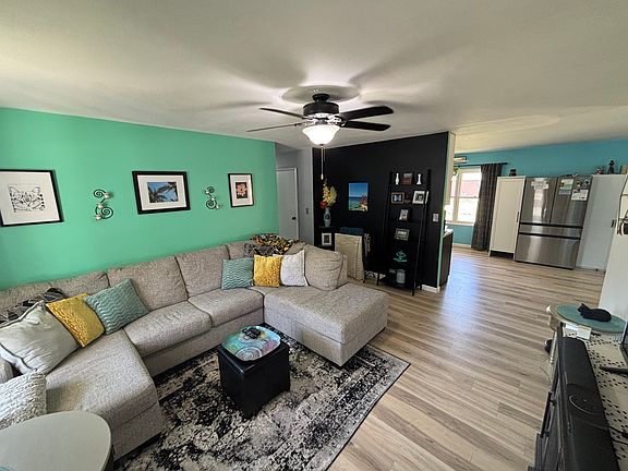 4th image of 2811 E Bluff Ct