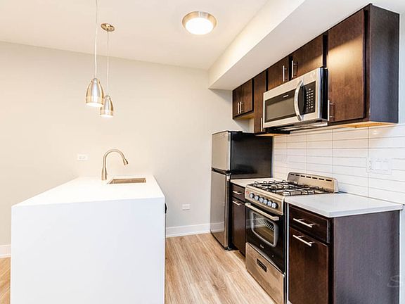 3rd image of 2223 W 21st St #1R