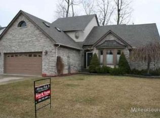 40038 Saddlewood Dr, Sterling Heights, MI 48313