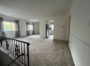 6129 N Jayar Dr, Peoria, IL 61614