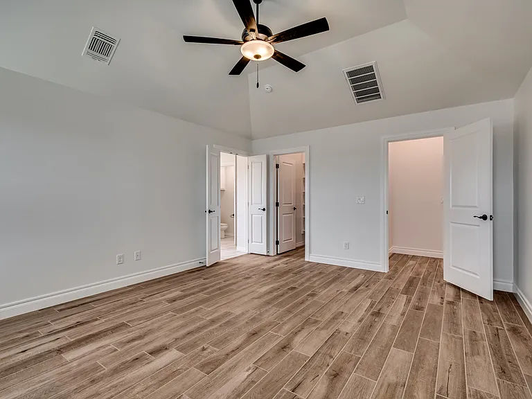 3241 Mangrove Dr — Photo 13