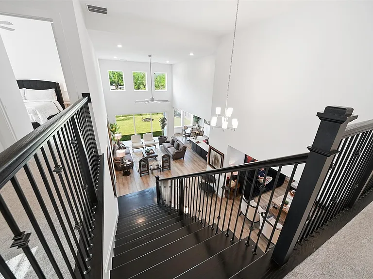 8022 Hingham Ln — Photo 20