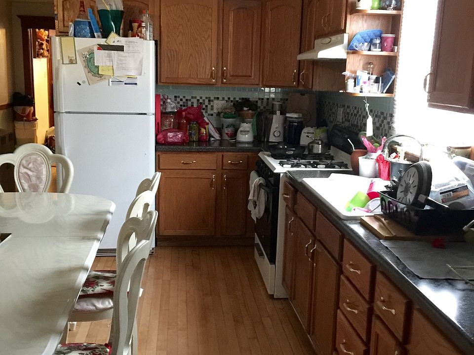 2nd image of 5543 W Drummond Pl #1