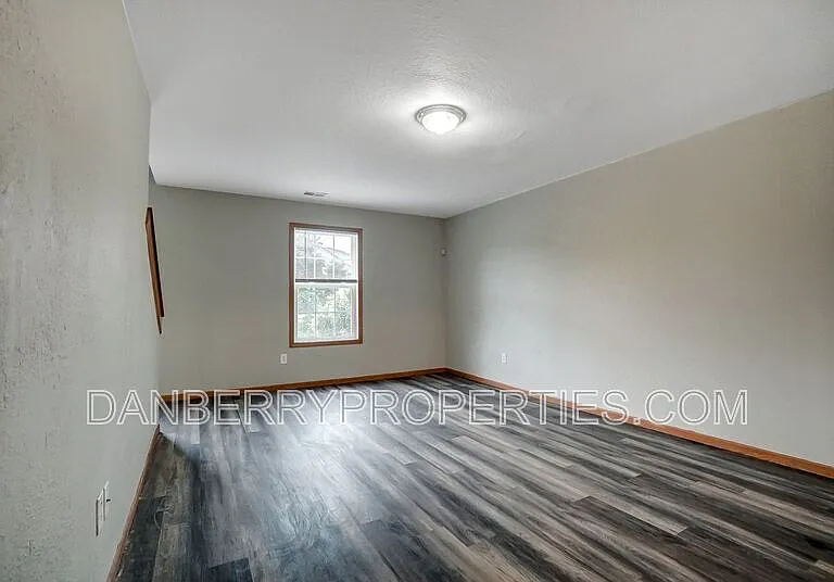1127 N Byrne Rd #1 — Photo 16