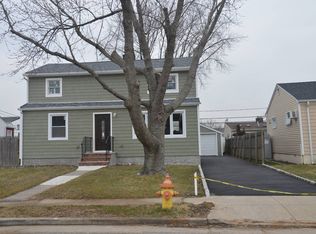 64 Robert St, Freeport, NY