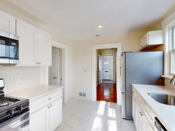 110 Pine Grove Ter, Newark City, NJ 07106