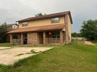 908 S Guadalupe St, Lockhart, TX 78644