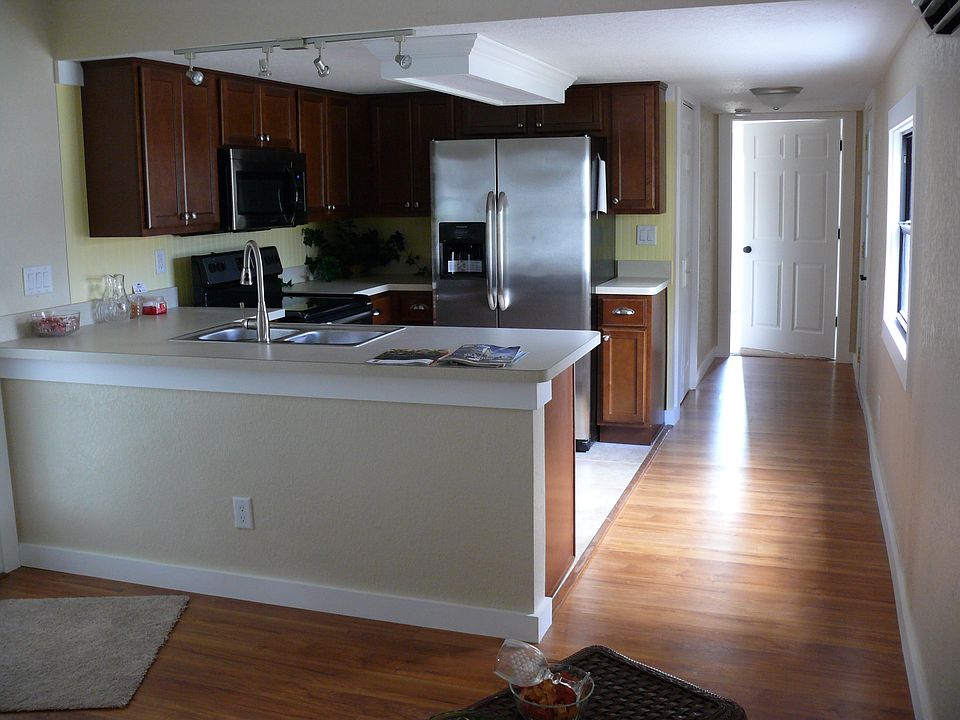 2nd image of 107 Hickory Ln