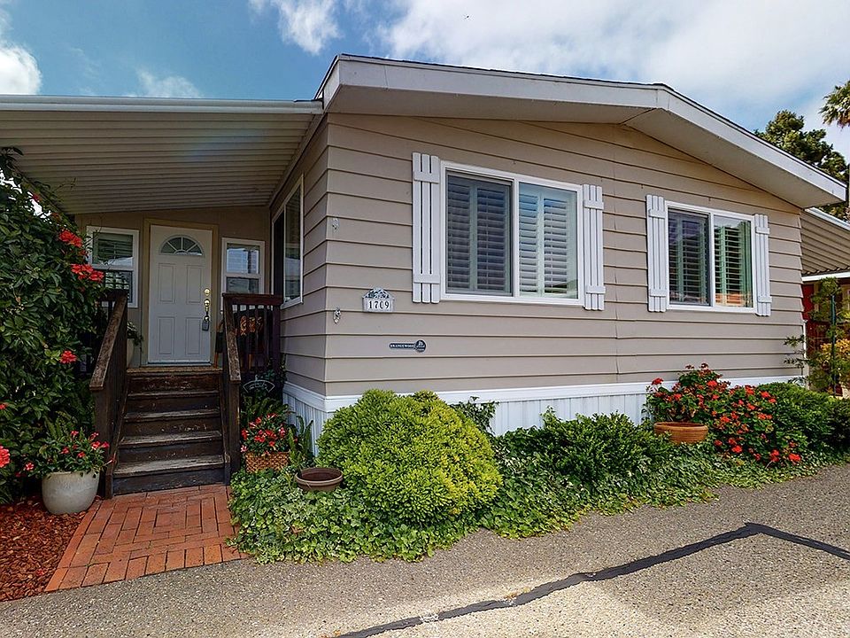1st image of 1709 Lynn Dr #127