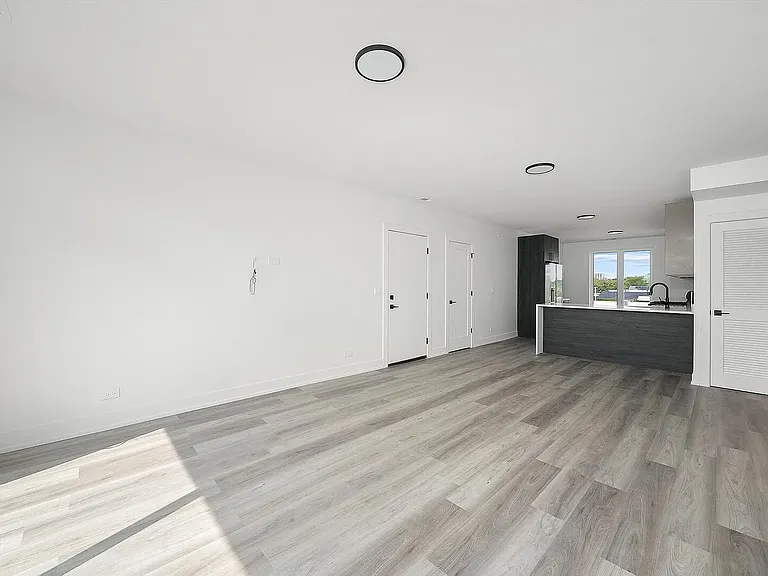 2030 Greenwood St — Photo 13