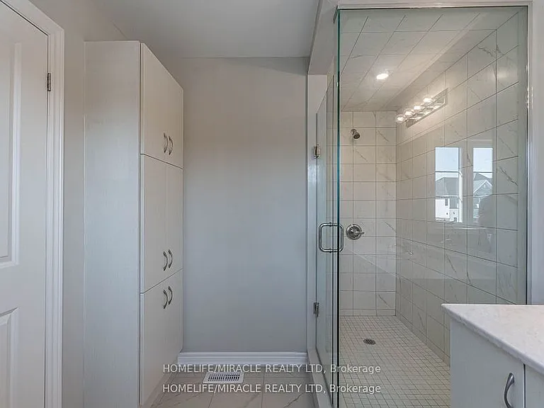 140 Aquasanta Cres — Photo 25