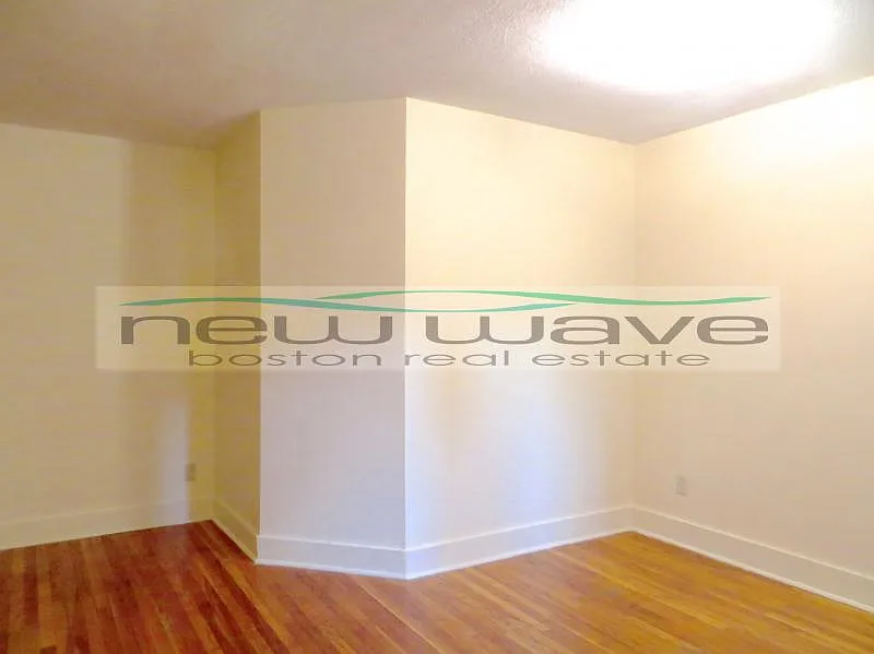 1 bed, 999 sqft, $2,900 — Photo 4