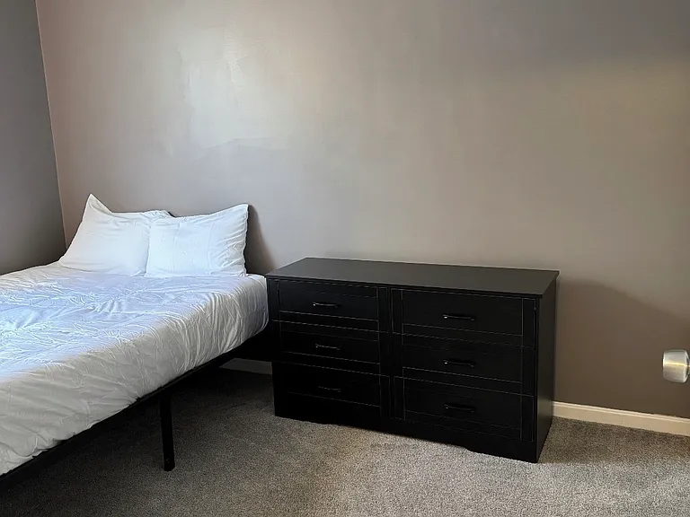 1 Harbor Ct — Photo 16