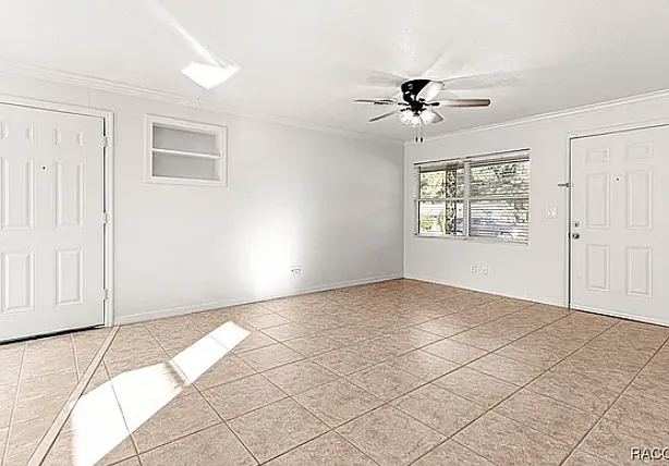 2700 SE 8th Ave — Photo 9