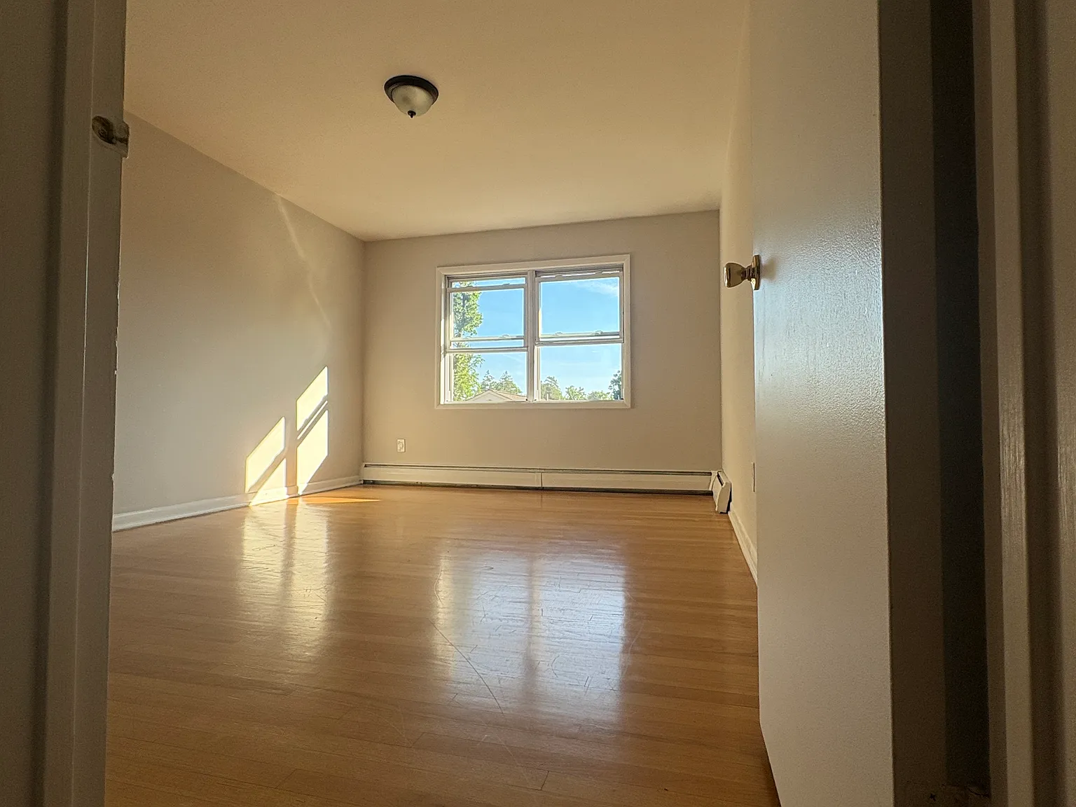 Carey Avenue Apartments — Photo 4