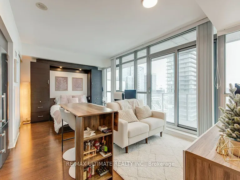375 King St W #2710 — Photo 6