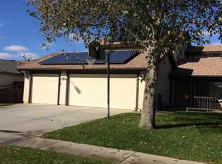 10870 Bonanza Rd, Adelanto, CA 92301