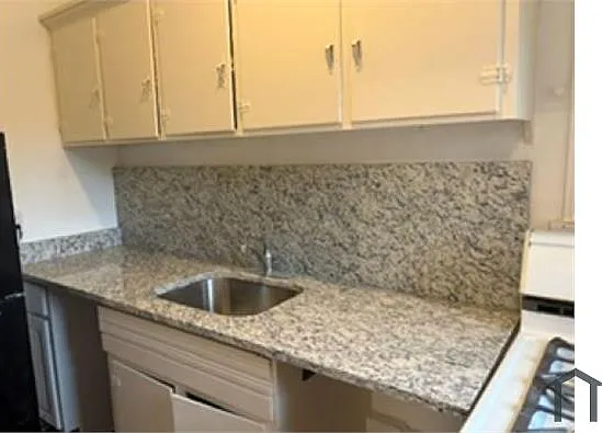 852 E Exchange St #2