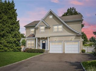 7 Dexter Rd, Westport, CT 06880