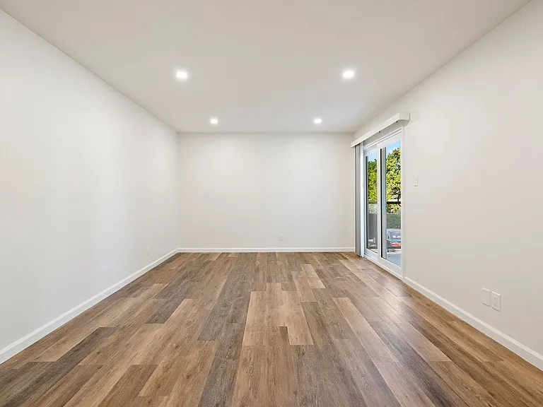 544 Pacific Street — Photo 4