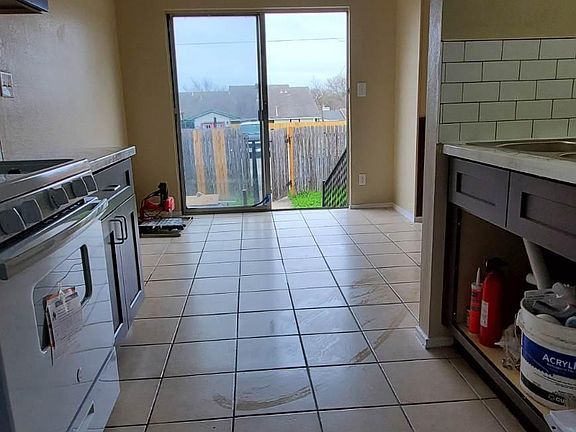 5th image of 16039 Fitchburg Cir
