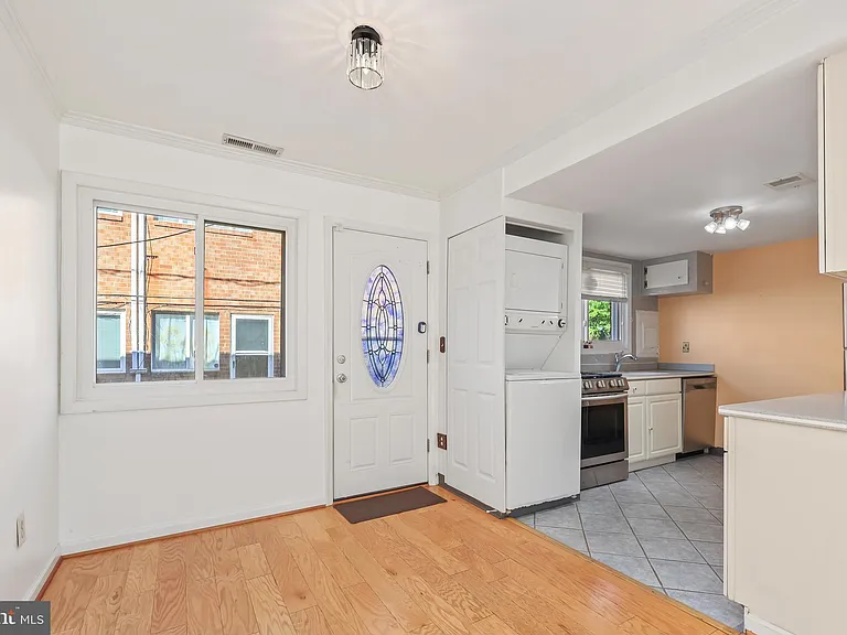 609 Jefferson St #18 — Photo 13