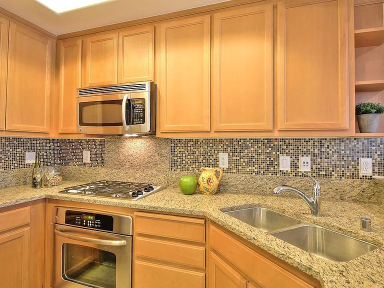 2152 Sheffield Dr — Photo 9