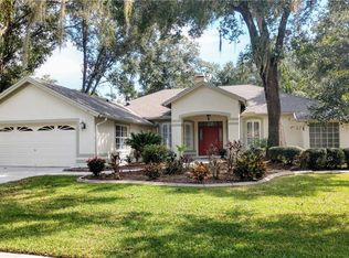 711 Stratfield Dr, Lutz, FL 33549
