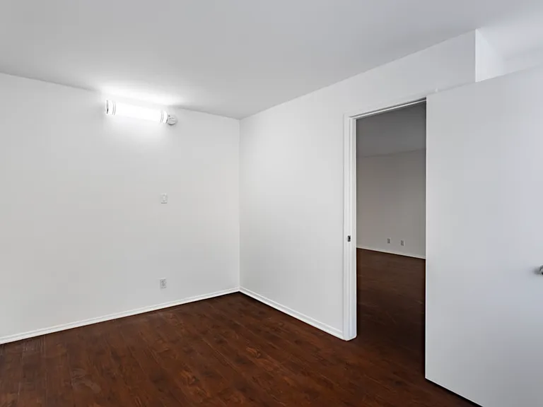 443 S Oakhurst Ave — Photo 14