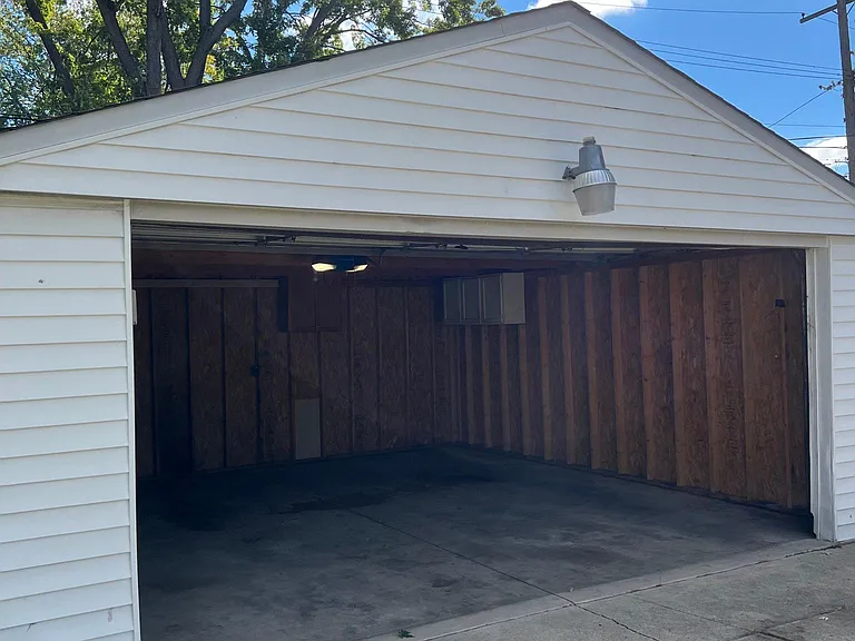 1882 Greenfield Rd — Photo 11