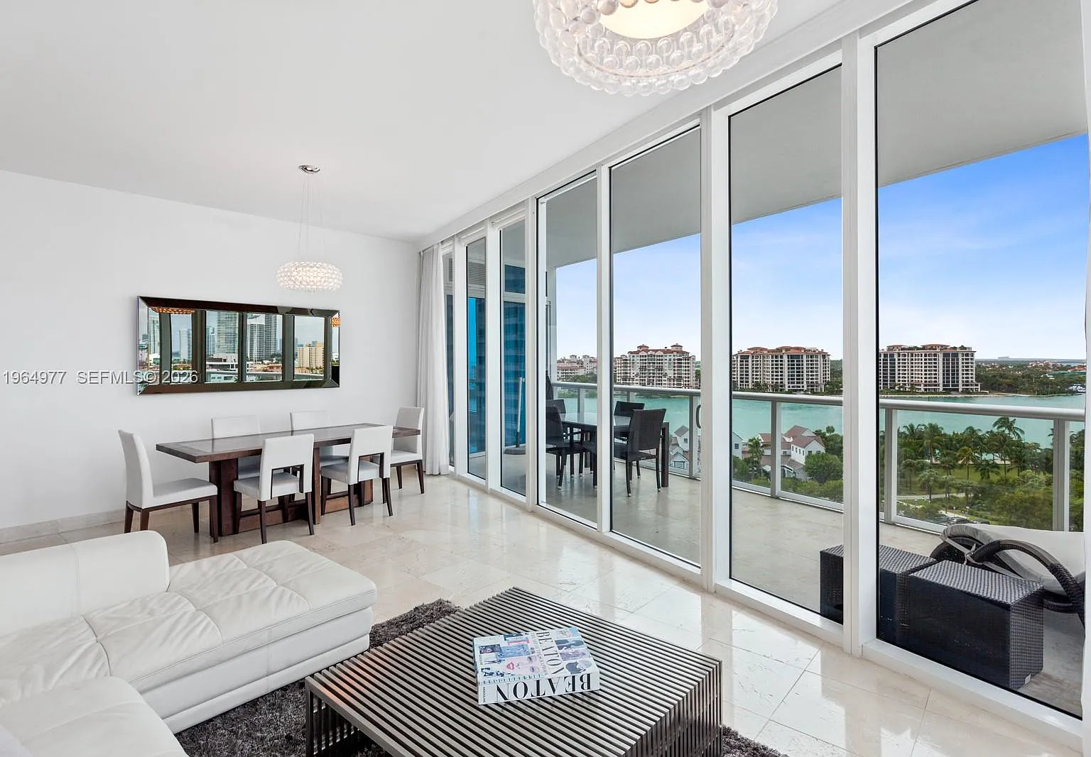 Continuum On South Beach — Photo 1