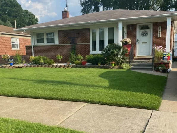 8244 Arnold St, Dearborn Heights, MI 48127
