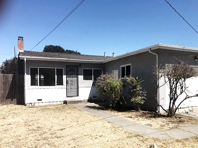 2204 Menalto Ave — Photo 1