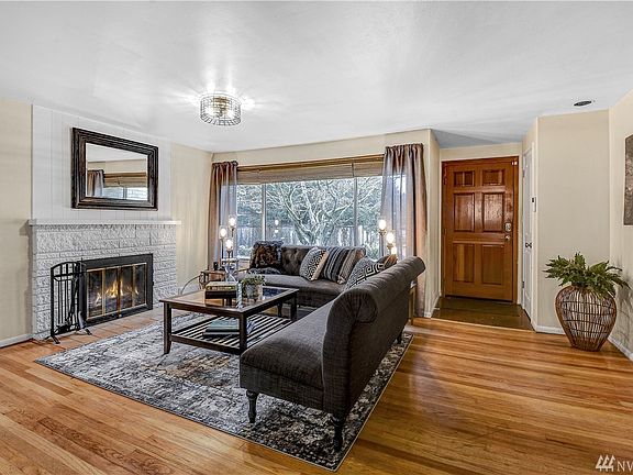 3rd image of 12303 18th Ave NE
