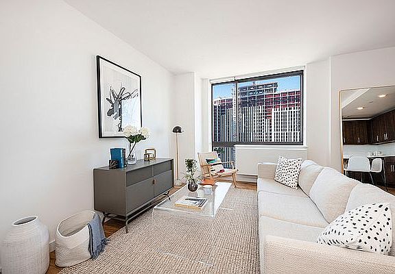 4th image of 14736 94th Ave APT 20I