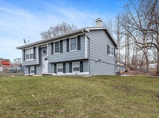 1821 Glenwood Cir, Des Moines, IA 50320