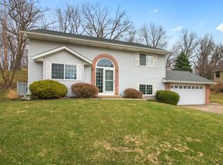 2595 Schaller Dr E, Maplewood, MN 55119