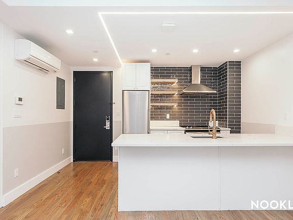 4th image of 115 Stanwix St #534