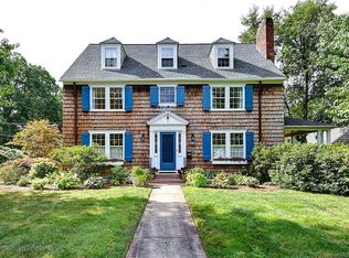 49 Bainbridge Rd, West Hartford, CT 06119