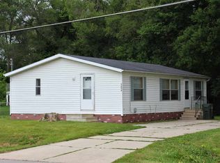 1270 Black Hawk Rd, Waterloo, IA 50701