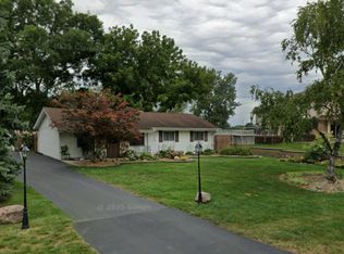 8951 Chadbourn Dr, Orland Park, IL 60462