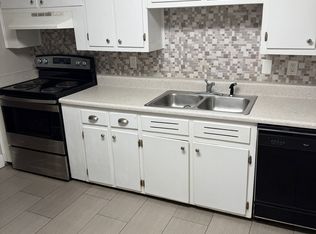 1952 Calmar St APT 204, Leeds, AL 35094