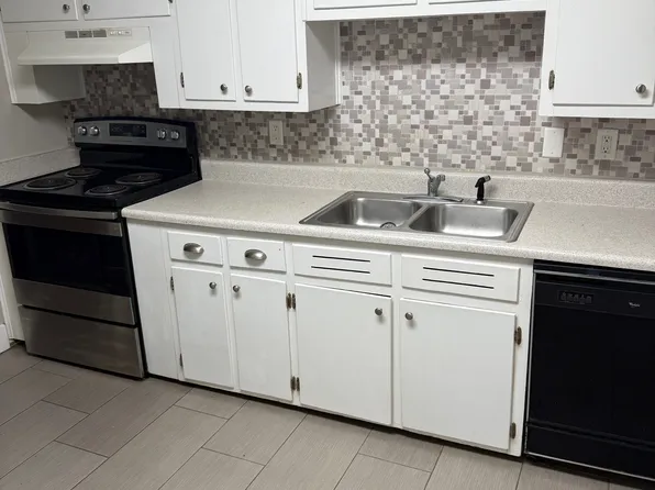 1952 Calmar St, Leeds, AL