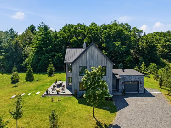 24 Rue Du Parcours Bay, Brome, QC J0E 1R0