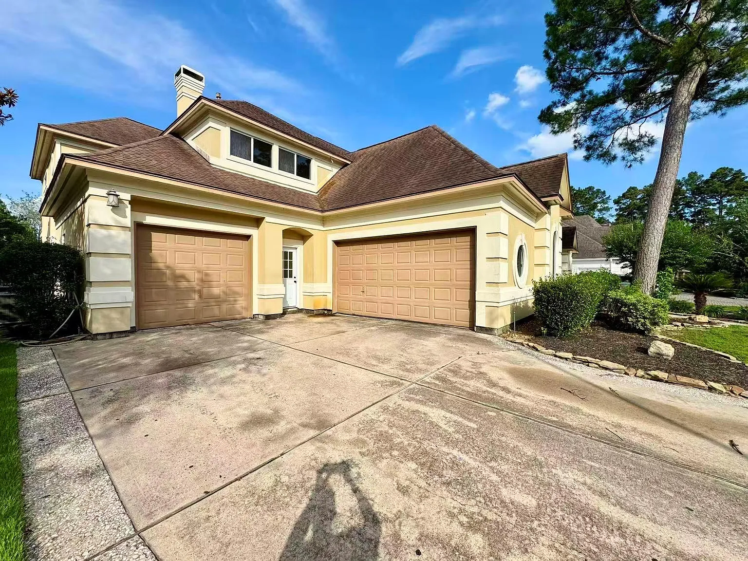 4 bed, 4.5 bath, 4327 sqft, $3,300 — Photo 3
