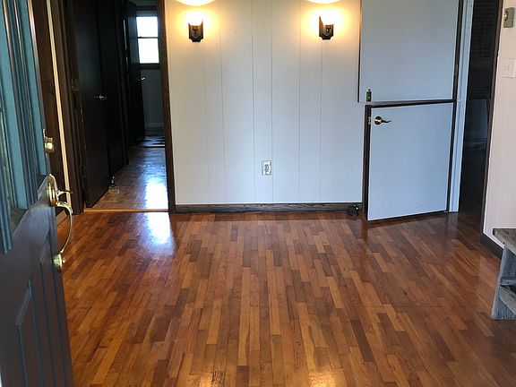Hardwood floor foyer